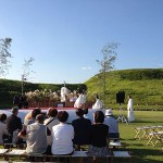 漆黒の中の墓前祭