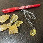 自作小型鏡と琥珀ペンダント*月津塾